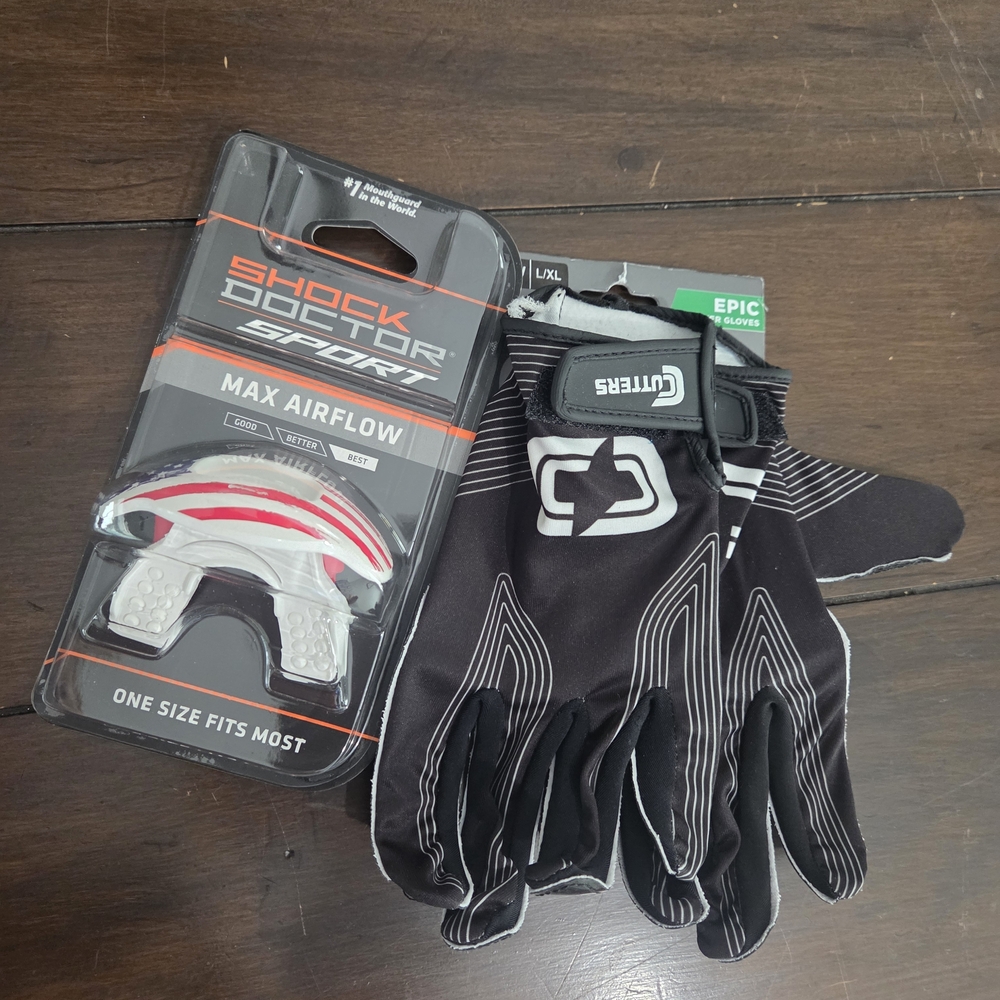 Cutters Black Gloves and Shock Doctor Mouthguard Set
